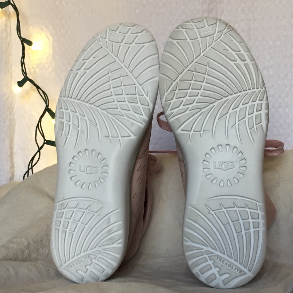 🌵UGG Ankle Boot Islay Super Soft Leather Sneaker Sz 5 - Picture 5 of 7